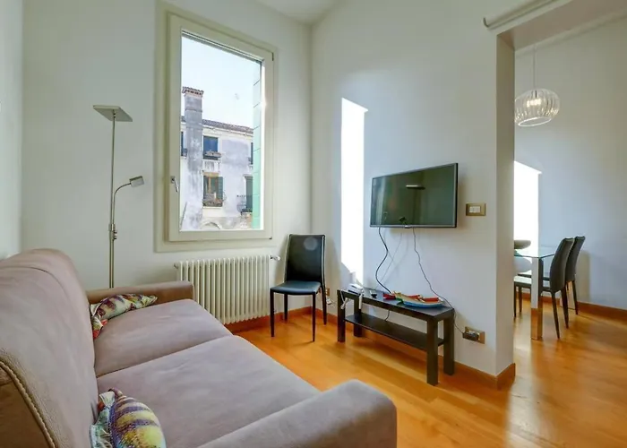 Rio Ca Foscari A San Pantalon * ונציה